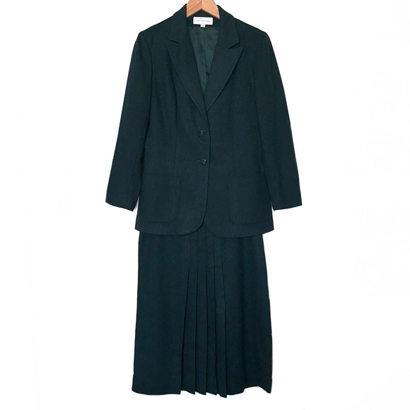Jones New York Dresses & Skirts - Vintage Jones New York Wool Blazer Jacket & Pleated Skirt Set